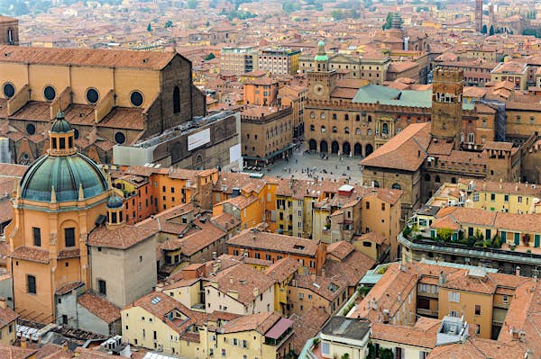 Bologna, a Jóia Gastronômica Italiana, Oferece Experiências Novas em 2024