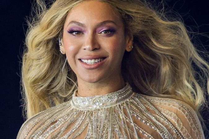 Beyoncé Brilha em Turnê Mundial e Anuncia Novo Projeto Surpresa
